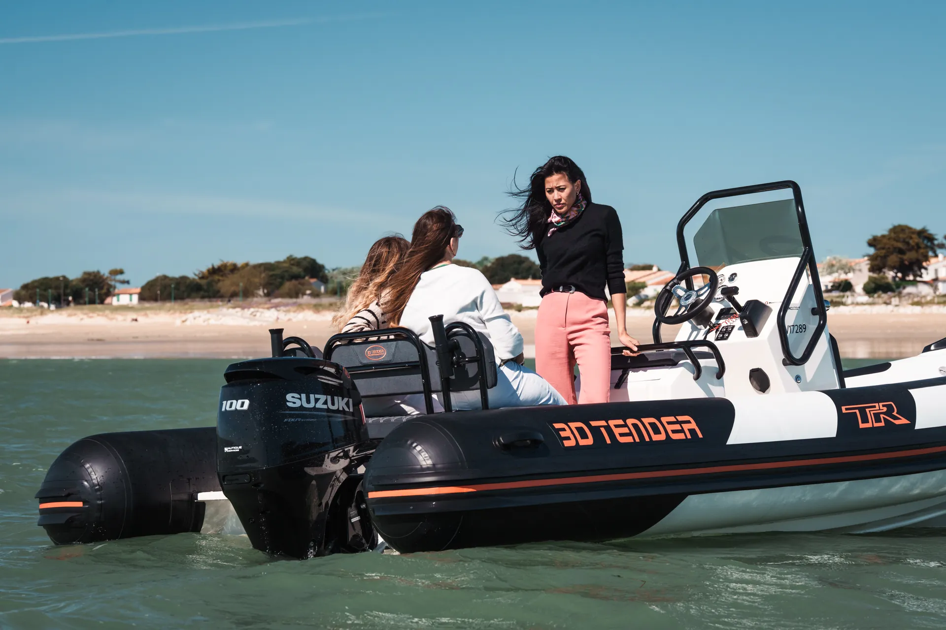 Sortie en mer entre amis à bord d'un semi-rigide TR6 à La Rochelle