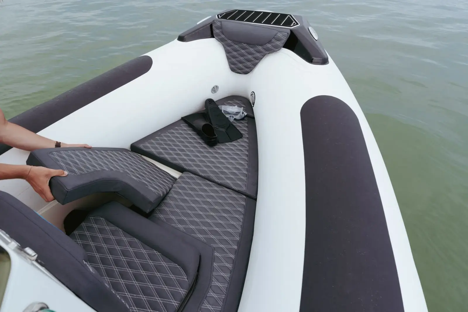 Le bain de soleil avant du TR54